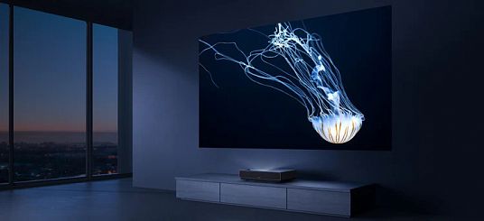 Комплект из ультракороткофокусного лазерного 4K проектора Formovie 4K Cinema (Android TV 9.0) + 120" ALR экрана Black Code UST 0.8