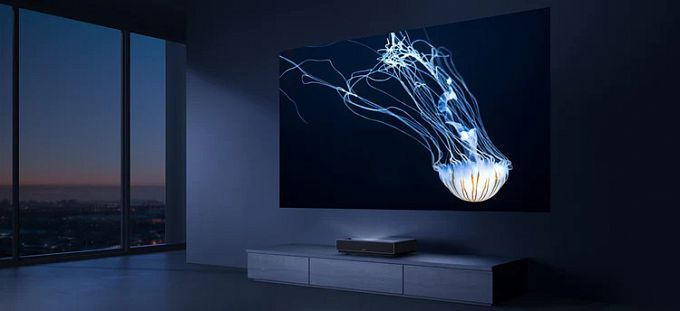 Комплект из ультракороткофокусного лазерного 4K проектора Formovie 4K Cinema (Android TV 9.0) + 120" ALR экрана Black Code UST 0.8