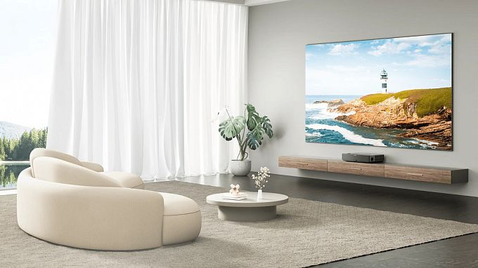 Ультракороткофокусный лазерный 4K проектор Formovie THEATER (Android TV 11.0) + в комплекте 120" ALR экран Black Code UST 0.8