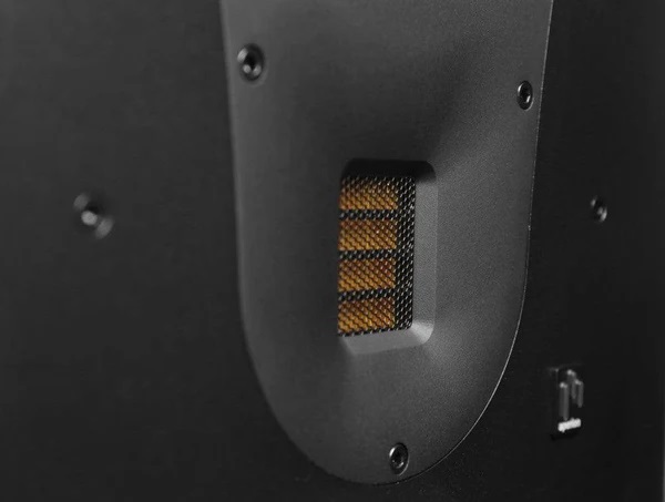 Встраиваемая в стены кинотеатральная акустика Aperion Audio Theatrus T83W