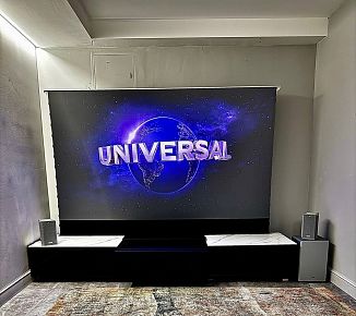 Моторизованная тумба с экраном для ультракороткофокусных лазерных проекторов Intelligent Invisible Cabinet-100 white (SALE из шоу-рума)