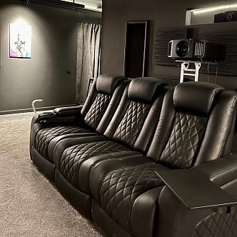 Комплект из 2-x моторизованных кресел реклайнеров 7Seats Diamond Console Comfort Edition Black (кожа/пвх) SALE из шоу-рума