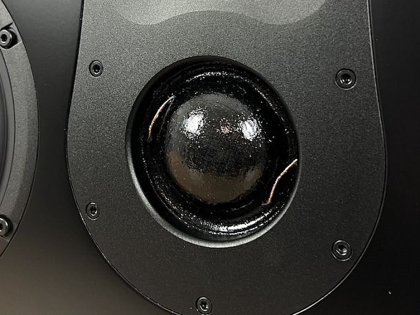 Встраиваемая в стены кинотеатральная  акустика Aperion Audio Theatrus T80W