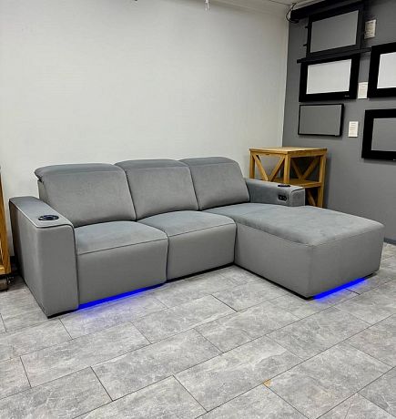 3-х местный диван-реклайнер 7Seats Gravity Comfort Edition (ткань) SALE из шоу-рума
