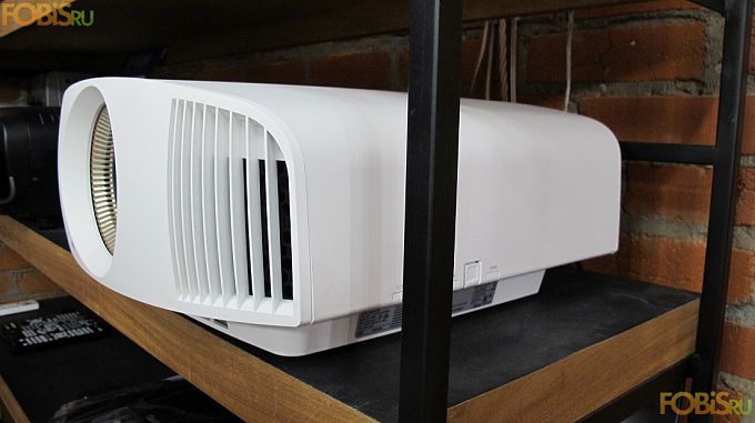 Проектор Sony VPL-VW550ES/W