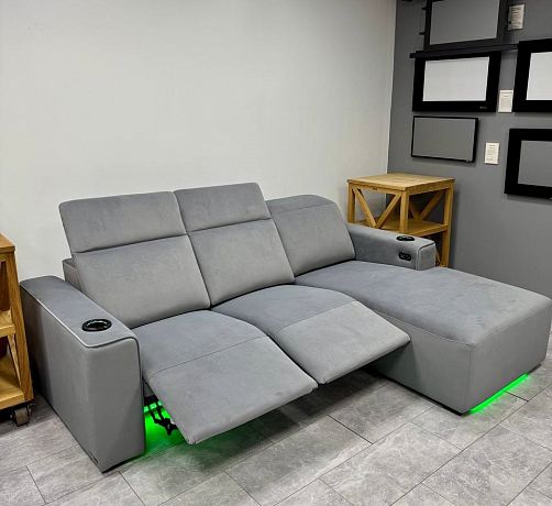 3-х местный диван-реклайнер 7Seats Gravity Comfort Edition (ткань) SALE из шоу-рума