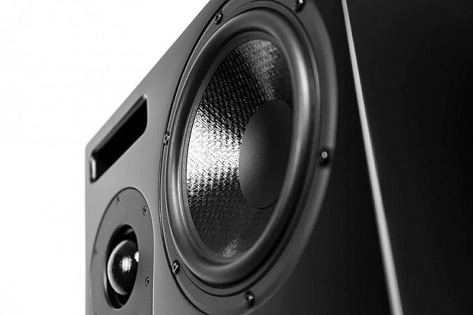Корпусная кинотеатральная  LCR акустика Aperion Audio Theatrus T65