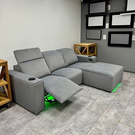 3-х местный диван-реклайнер 7Seats Gravity Comfort Edition (ткань) SALE из шоу-рума