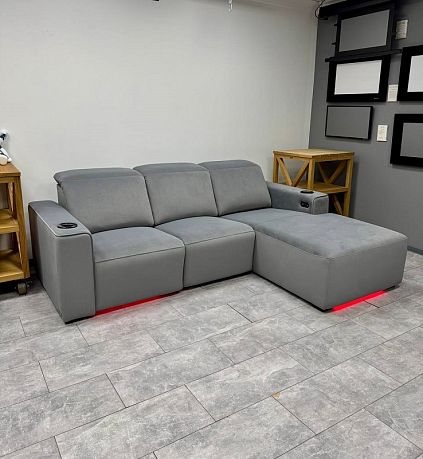 3-х местный диван-реклайнер 7Seats Gravity Comfort Edition (ткань) SALE из шоу-рума