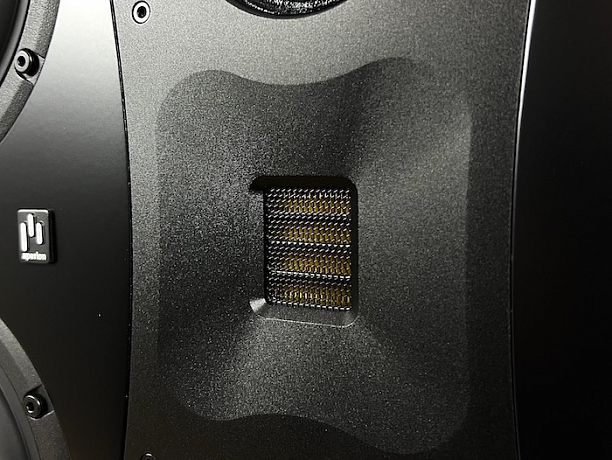 Встраиваемая в стены кинотеатральная акустика Aperion Audio Theatrus T65W