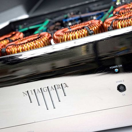 Система рассеивания шумов электропитания AudioQuest Niagara 7000 (12 розеток)