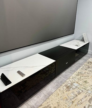 Моторизованная тумба для ультракороткофокусных лазерных проекторов Intelligent Smart Cabinet-280-130 (SALE из шоу-рума)