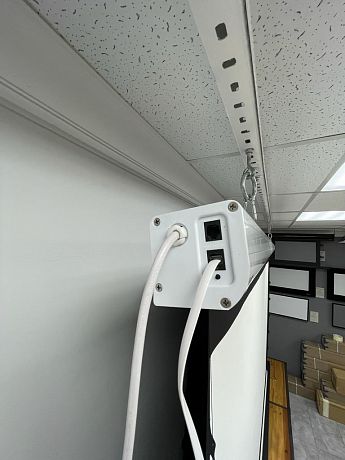 Моторизованный экран Elunevision Titan Tab-Tensioned EV-T2-106-1.2 132*234 Cinema White (SALE из шоу-рума)