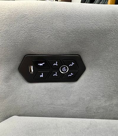 3-х местный диван-реклайнер 7Seats Gravity Comfort Edition (ткань) SALE из шоу-рума