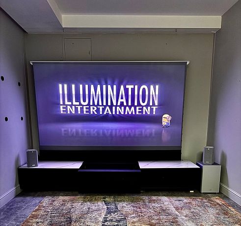 Моторизованная тумба с экраном для ультракороткофокусных лазерных проекторов Intelligent Invisible Cabinet-100 white (SALE из шоу-рума)