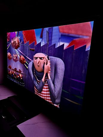 Моторизованная тумба с экраном для ультракороткофокусных лазерных проекторов Intelligent Invisible Cabinet-100 white (SALE из шоу-рума)