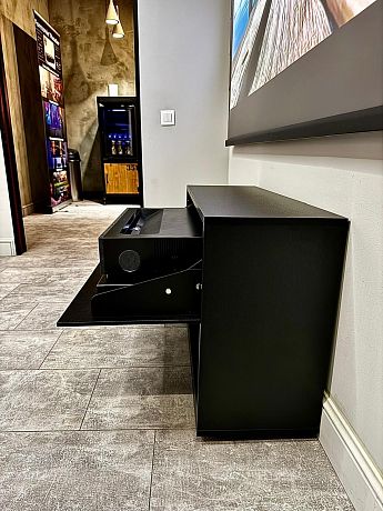 Моторизованная консоль для ультракороткофокусных лазерных проекторов Intelligent Slim Vertical Console
