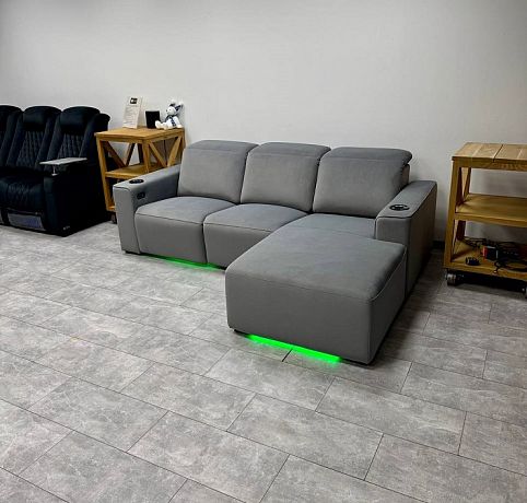 3-х местный диван-реклайнер 7Seats Gravity Comfort Edition (ткань) SALE из шоу-рума
