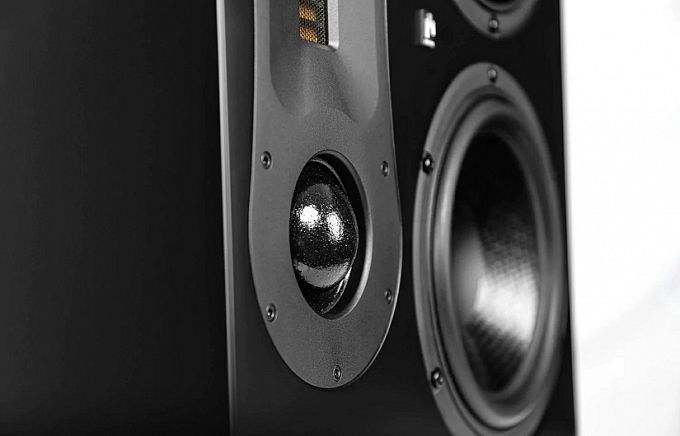 Корпусная кинотеатральная  LCR акустика Aperion Audio Theatrus T65