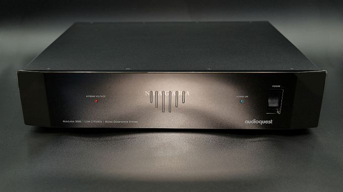 Фильтр питания AudioQuest Niagara 3000 (7 розеток)