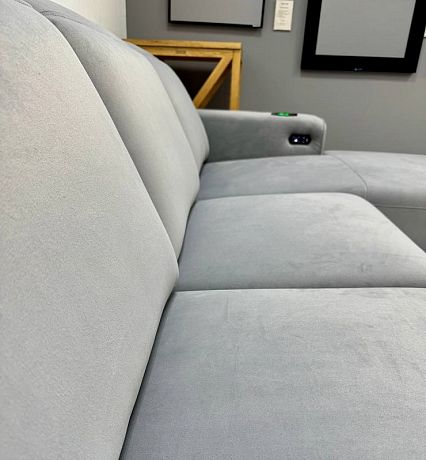 3-х местный диван-реклайнер 7Seats Gravity Comfort Edition (ткань) SALE из шоу-рума