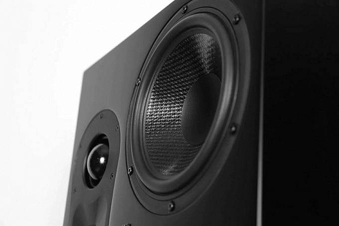 Корпусная кинотеатральная LCR акустика Aperion Audio Theatrus T80S Slim
