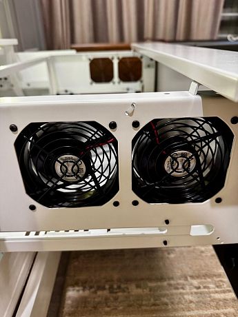 Моторизованная консоль для ультракороткофокусных лазерных проекторов Intelligent DIY Console MKII white (для настенных экранов)