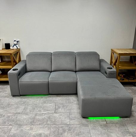 3-х местный диван-реклайнер 7Seats Gravity Comfort Edition (ткань) SALE из шоу-рума