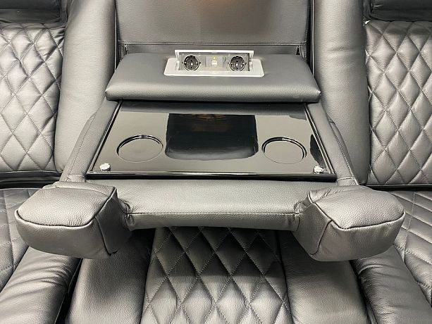 Комплект из 2-x моторизованных кресел 7Seats Diamond Console Edition White (кожа/пвх)