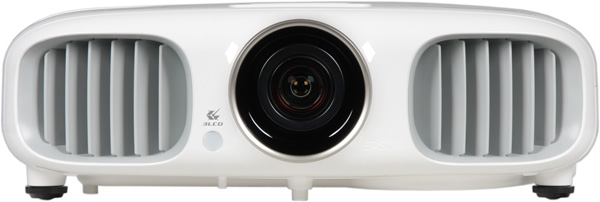 Проектор Epson EH-TW5900, лицевая поверхность Проектор Epson EH-TW5900, лицевая поверхность