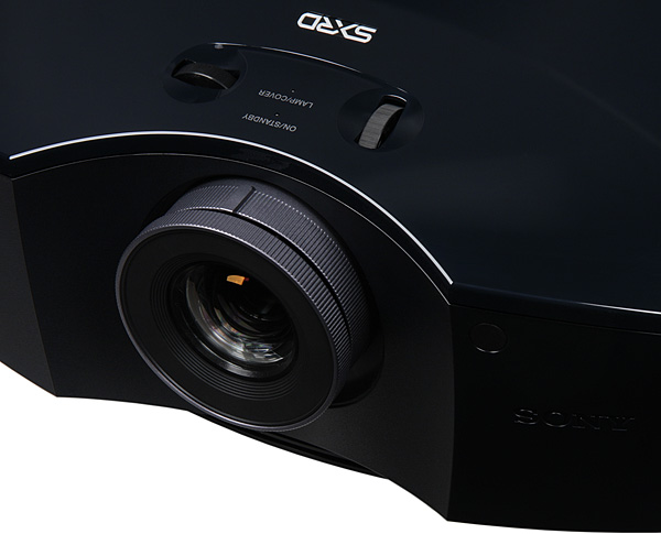 Проектор Sony VPL-HW30ES, регулировки объектива