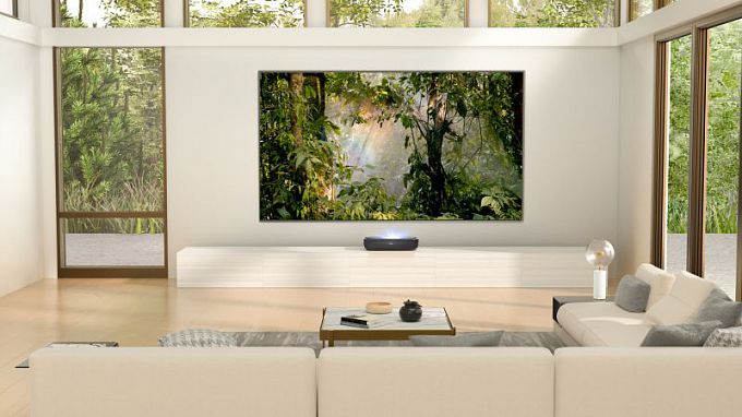 Ультракороткофокусный лазерный проектор Hisense 120L9G (в комплекте с ALR экраном 120")
